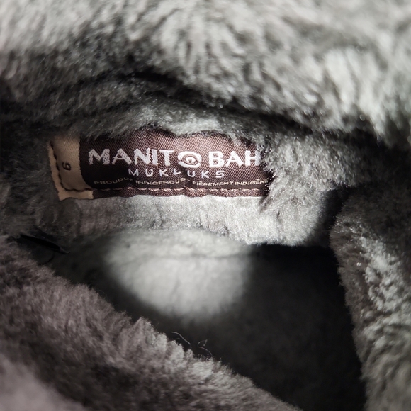 Manitobah Mukluks Gray Fur-Lined Boots - Picture 6 of 7